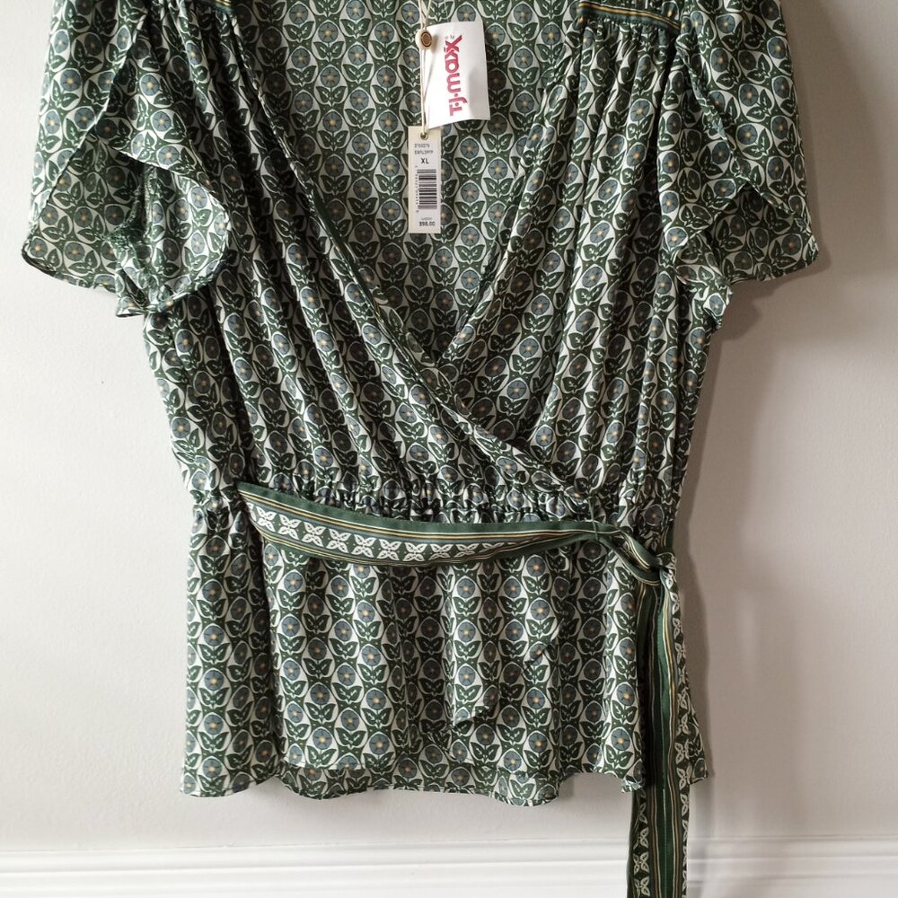 'MAX STUDIO' NWT Abstract Tulip Sleeve Top XL - Picture 12 of 12